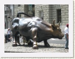 The Bull - Wall St (and silly people) * 2592 x 1944 * (1.32MB)